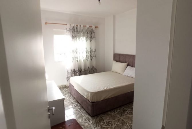 Shtepi me qera Apartament ne Tirane, 2+1, Mobilimi E mobiluar, Pagesa 550  Euro.