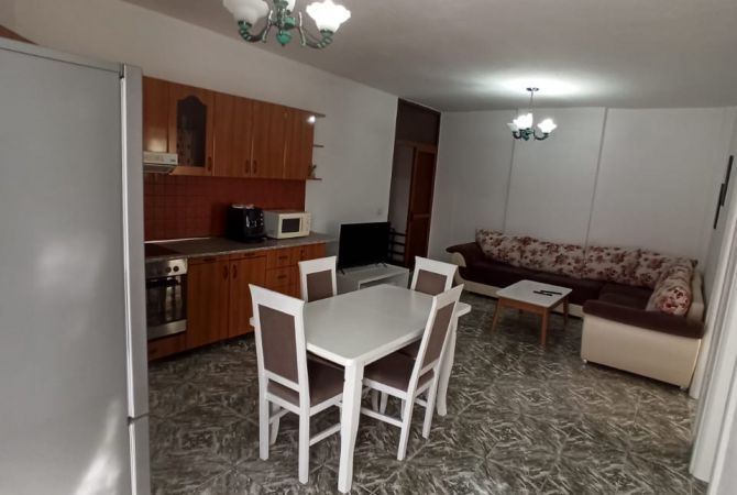 Shtepi me qera 2+1 ne Tirane - 550 Euro
