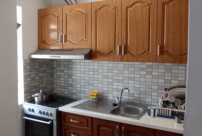 Shtepi me qera Apartament ne Tirane, 2+1, Mobilimi E mobiluar, Pagesa 500  Euro.