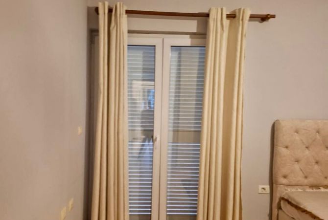 Shtepi me qera Apartament ne Tirane, 2+1, Mobilimi E mobiluar, Pagesa 450  Euro.