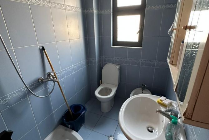 Shtepi me qera Apartament ne Tirane, 1+1, Mobilimi E mobiluar, Pagesa 400  Euro.