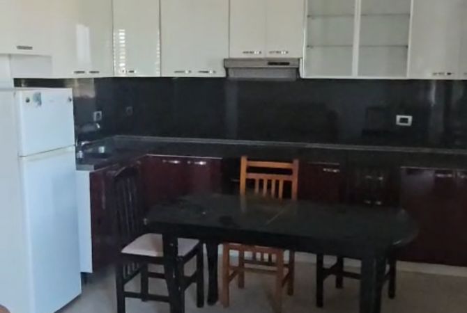 Shtepi me qera 2+1 ne Tirane - 400 Euro
