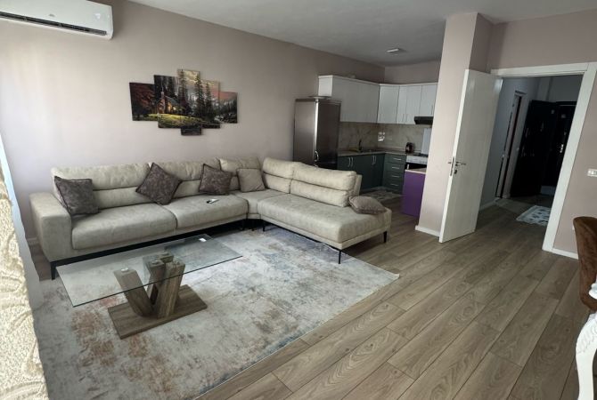 Shtepi me qera 2+1 ne Tirane - 400 Euro