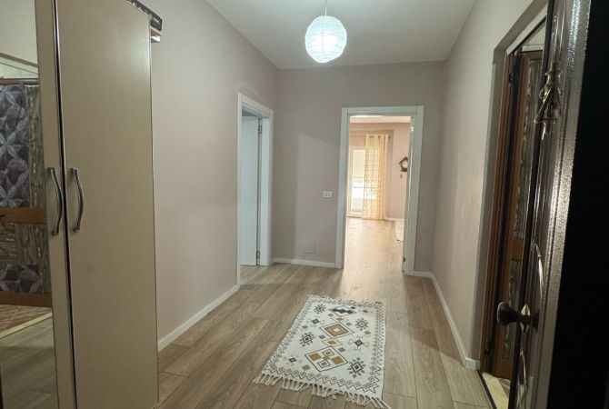 Shtepi me qera Apartament ne Tirane, 2+1, Mobilimi E mobiluar, Pagesa 400  Euro.