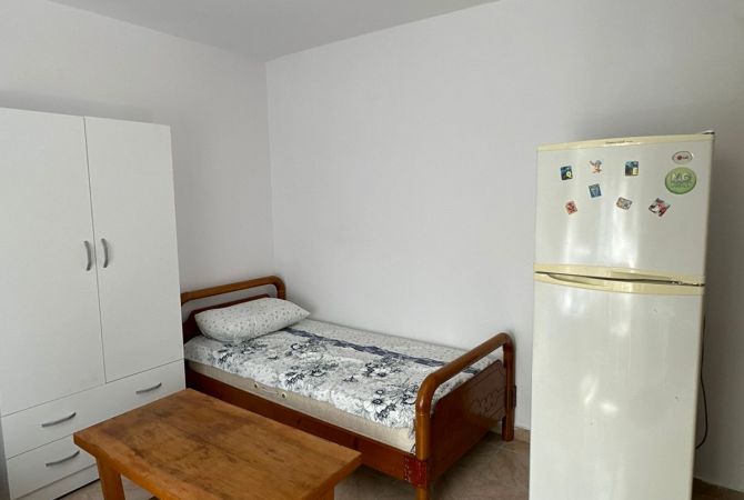Shtepi me qera Apartament ne Tirane, Garsoniere, Mobilimi E mobiluar, Pagesa 350  Euro.