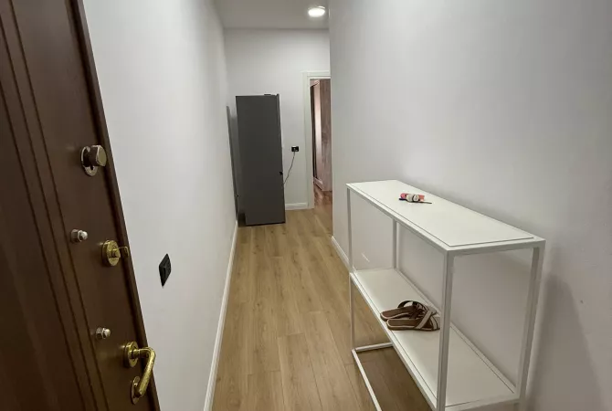 Shtepi me qera Apartament ne Tirane, 1+1, Mobilimi E mobiluar, Pagesa 450  Euro.