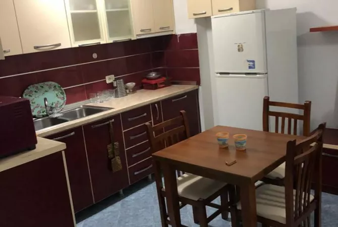 Shtepi me qera 2+1 ne Tirane - 35,000 Leke