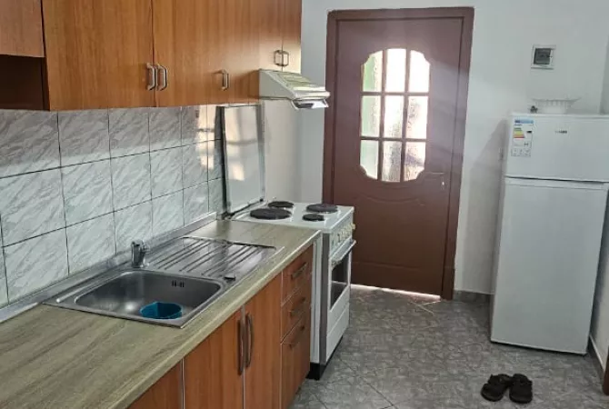 Shtepi me qera 1+1 ne Tirane - 45,000 Leke