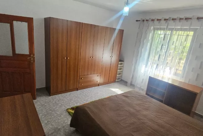 Shtepi me qera Apartament ne Tirane, 1+1, Mobilimi E mobiluar, Pagesa 45,000  Leke.