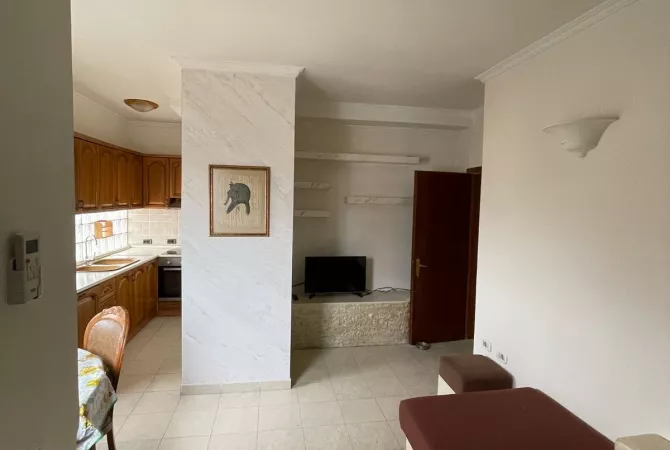 Shtepi me qera Apartament ne Tirane, 2+1, Mobilimi E mobiluar, Pagesa 65,000  Leke.