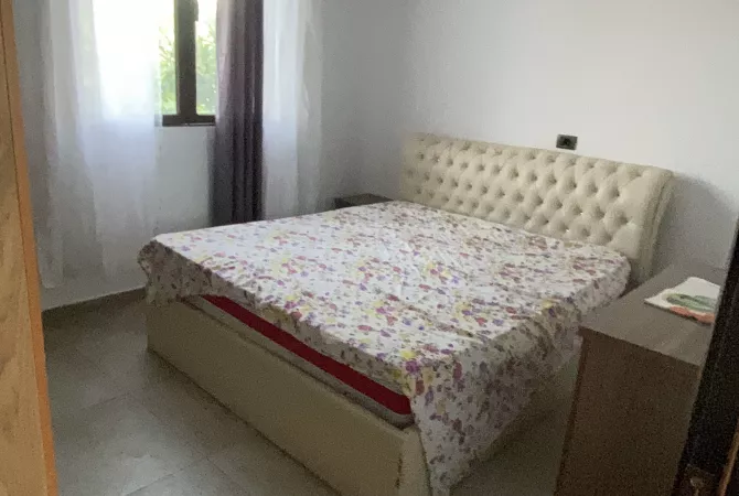 Shtepi me qera 1+1 ne Tirane - 30,000 Leke