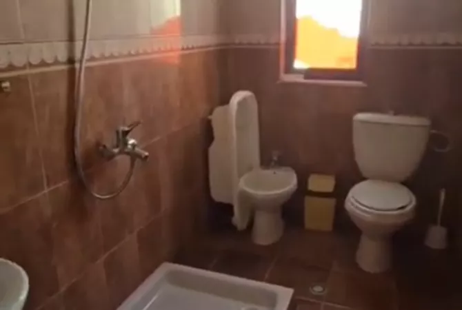 Shtepi me qera Apartament ne Tirane, 2+1, Mobilimi E mobiluar, Pagesa 40,000  Leke.