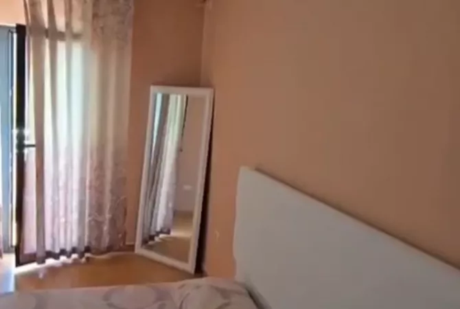 Shtepi me qera Apartament ne Tirane, 2+1, Mobilimi E mobiluar, Pagesa 40,000  Leke.