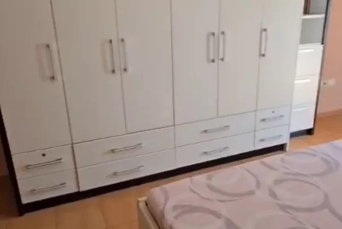 Shtepi me qera 2+1 ne Tirane - 40,000 Leke