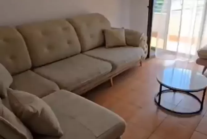 Shtepi me qera 2+1 ne Tirane - 40,000 Leke