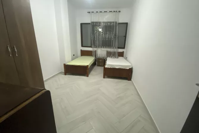 Shtepi me qera 2+1 ne Tirane - 40,000 Leke