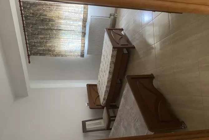 Shtepi me qera Apartament ne Tirane, 2+1, Mobilimi E mobiluar, Pagesa 45,000  Leke.