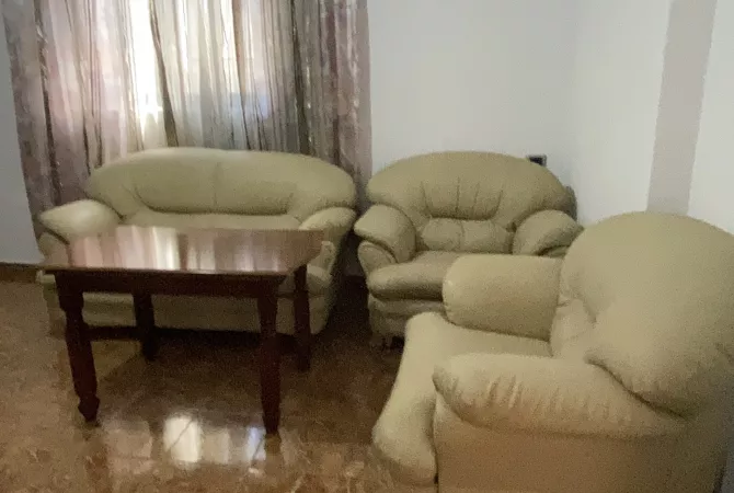 Shtepi me qera 2+1 ne Tirane - 40,000 Leke