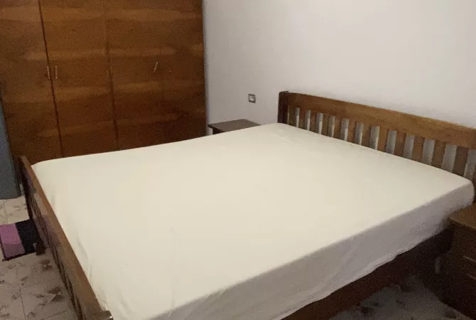 Shtepi me qera Apartament ne Tirane, 2+1, Mobilimi E mobiluar, Pagesa 40,000  Leke.