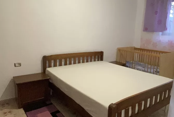 Shtepi me qera Apartament ne Tirane, 2+1, Mobilimi E mobiluar, Pagesa 40,000  Leke.