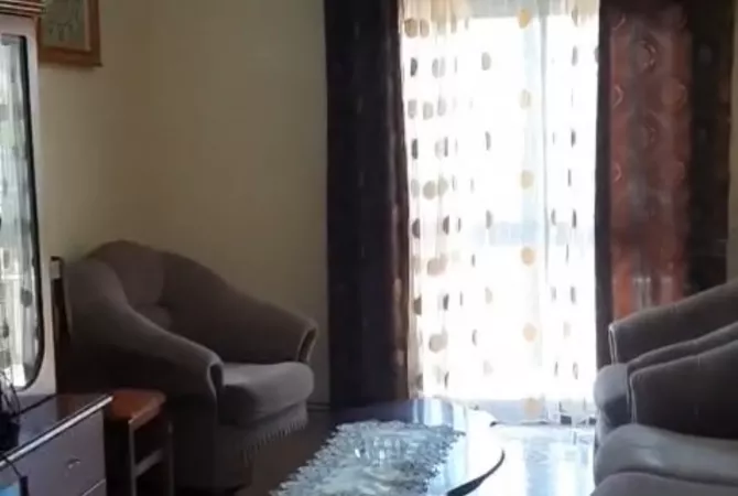 Shtepi me qera 2+1 ne Tirane - 40,000 Leke