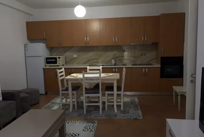 Shtepi me qera 1+1 ne Tirane - 37,000 Leke