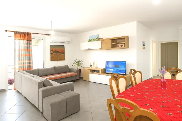 Shtepi me qera 2+1 ne Tirane - 400 Euro