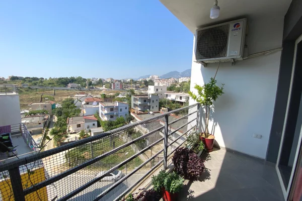 Shtepi me qera 2+1 ne Tirane - 400 Euro