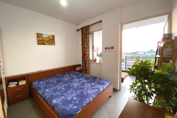 Shtepi me qera Apartament ne Tirane, 2+1, Mobilimi E mobiluar, Pagesa 400  Euro.