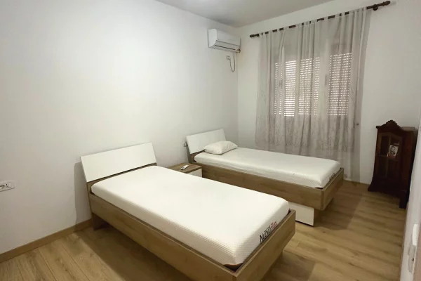 Shtepi me qera 2+1 ne Tirane - 700 Euro