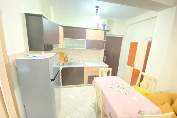 Shtepi ne shitje Apartament ne Durres, 1+1, Mobilimi E mobiluar, Pagesa 77,000  Euro.
