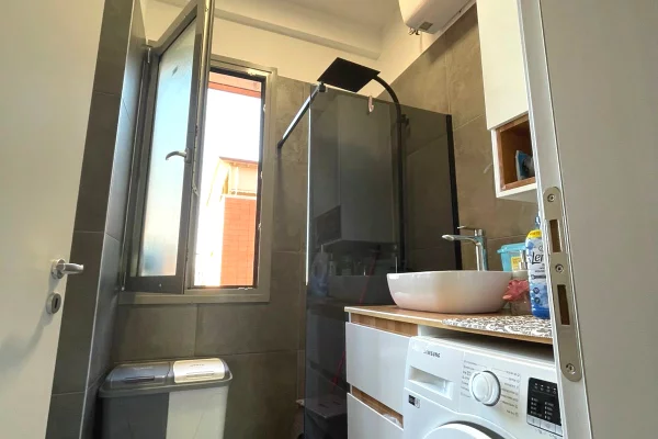 Shtepi me qera Apartament ne Tirane, 2+1, Mobilimi E mobiluar, Pagesa 70,000  Leke.