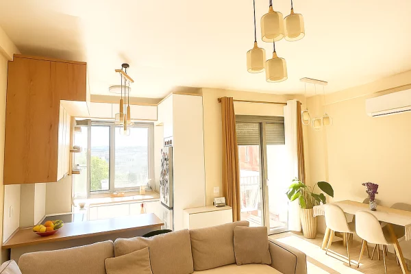 Shtepi me qera 2+1 ne Tirane - 70,000 Leke