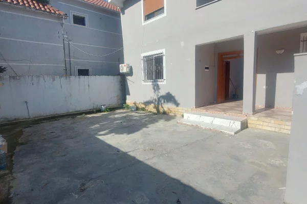 Shtepi me qera 1+1 ne Tirane - 27,000 Leke