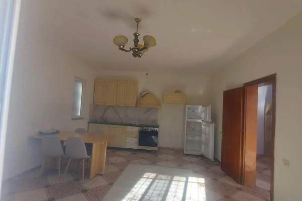Shtepi me qera 1+1 ne Tirane - 27,000 Leke
