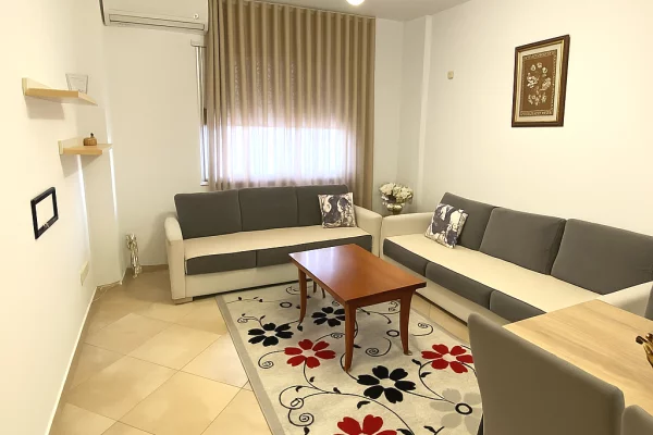 Shtepi me qera 2+1 ne Tirane - 550 Euro