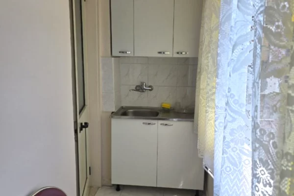 Shtepi me qera 2+1 ne Tirane - 50,000 Leke