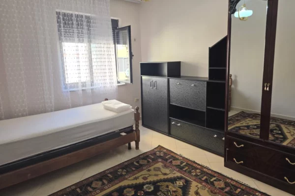 Shtepi me qera 2+1 ne Tirane - 50,000 Leke