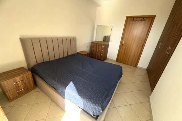 Shtepi me qera 2+1 ne Tirane - 50,000 Leke