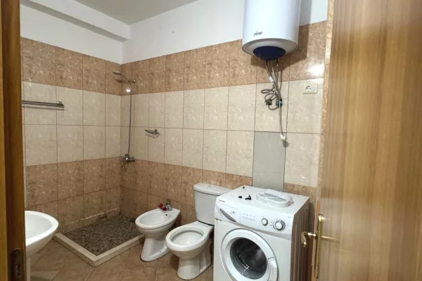 Shtepi me qera Apartament ne Tirane, 2+1, Mobilimi E mobiluar, Pagesa 50,000  Leke.