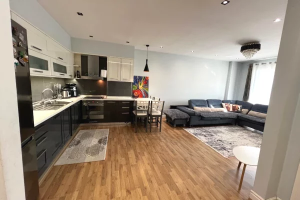 Shtepi me qera Apartament ne Tirane, 2+1, Mobilimi E mobiluar, Pagesa 55,000  Leke.