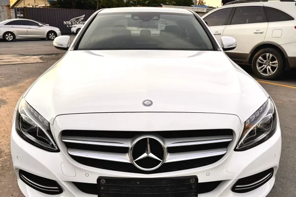 Makina ne shitje ne Tirane - 15,000 Euro