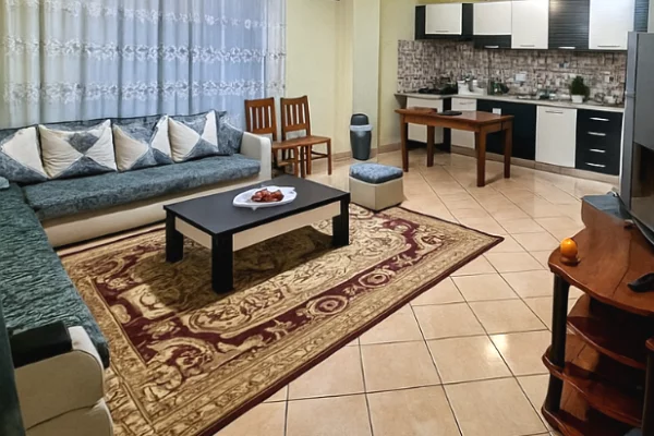 Shtepi me qera 1+1 ne Tirane - 38,000 Leke