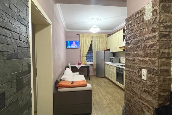 Shtepi me qera 2+1 ne Tirane - 600 Euro