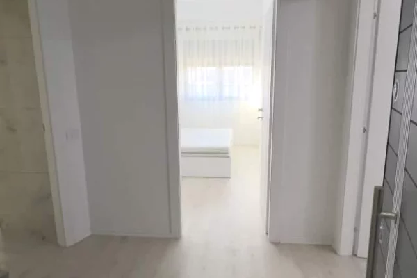 Shtepi me qera 2+1 ne Tirane - 570 Euro