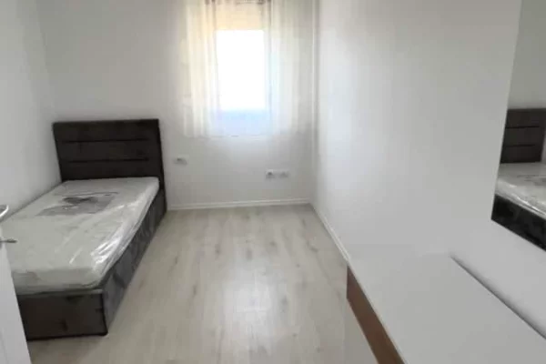 Shtepi me qera Apartament ne Tirane, 2+1, Mobilimi E mobiluar, Pagesa 570  Euro.