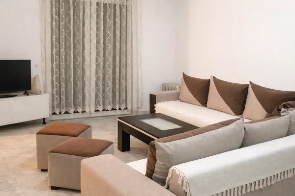 Shtepi me qera 2+1 ne Tirane - 40,000 Leke