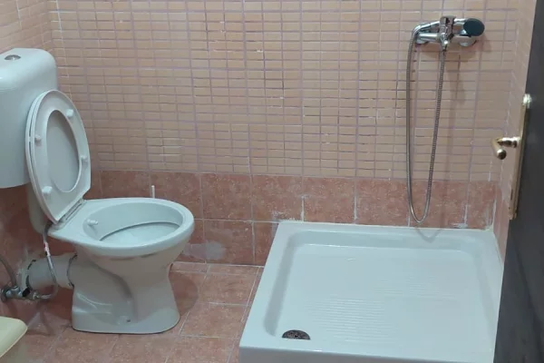 Shtepi me qera 2+1 ne Tirane - 45,000 Leke