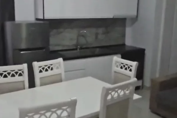 Shtepi me qera 2+1 ne Tirane - 40,000 Leke