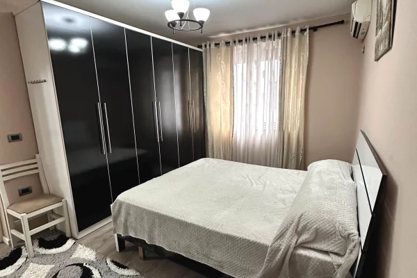 Shtepi me qera 2+1 ne Tirane - 700 Euro